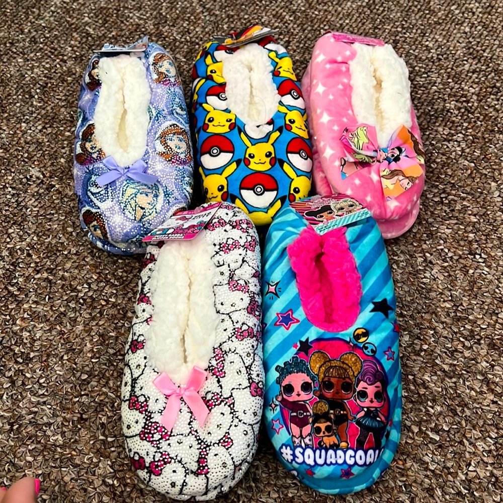 1 Pair Only Choose 1 Anime Kids Non-Slip Fuzzy Fur Babba Winter Warm Home Wear!